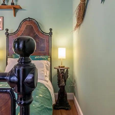 Guesthost - The House Of Harry Potter And A Story Lägenhet