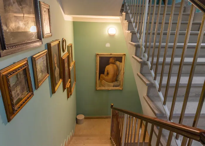 Guesthost - The House Of Harry Potter And A Story *